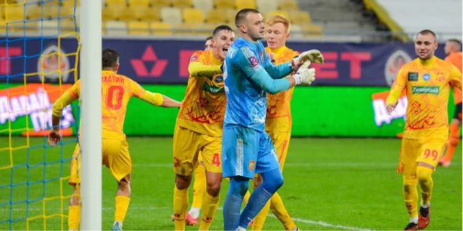 Магія на полі: воротар Інгульця парирував 5 пенальті поспіль (+ВІДЕО)