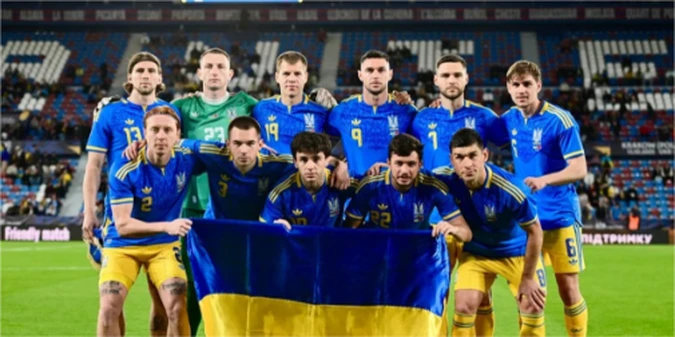 Уболівальники збірної України влаштували протест на матчі з Албанією (+ФОТО)