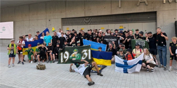 Підтримка України на стадіоні у Фінляндії: як вболівальники Ільвеса підтримали Шахтар (+ВІДЕО)