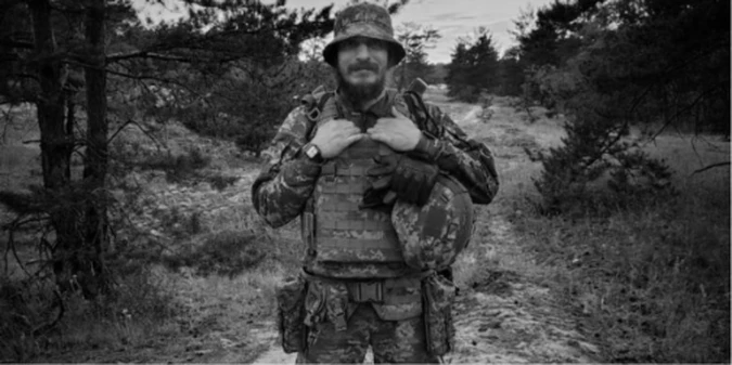 Зворушливий банер у Німеччині: фанати Баєра віддали шану українському воїну (+ФОТО)