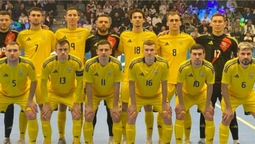 Плюнули на заборону УЄФА: збірна України зупинила гру заради хвилини мовчання (+ВІДЕО)