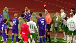 Гравці Карпат та ЛНЗ почубилися наприкінці матчу (+ВІДЕО)