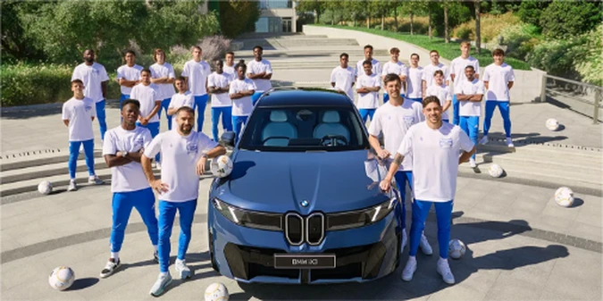 Лунін отримав розкішний подарунок від Реала: на якому авто тепер їздитиме українець (+ФОТО)