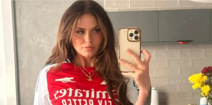 Зваблива фанатка Зінченка прийшла на матч без одягу (+ФОТО)